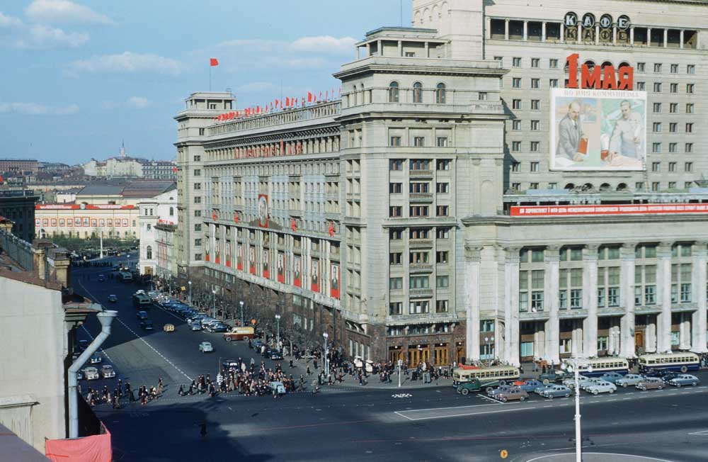 Гостиница «Москва» на Манежной площади.